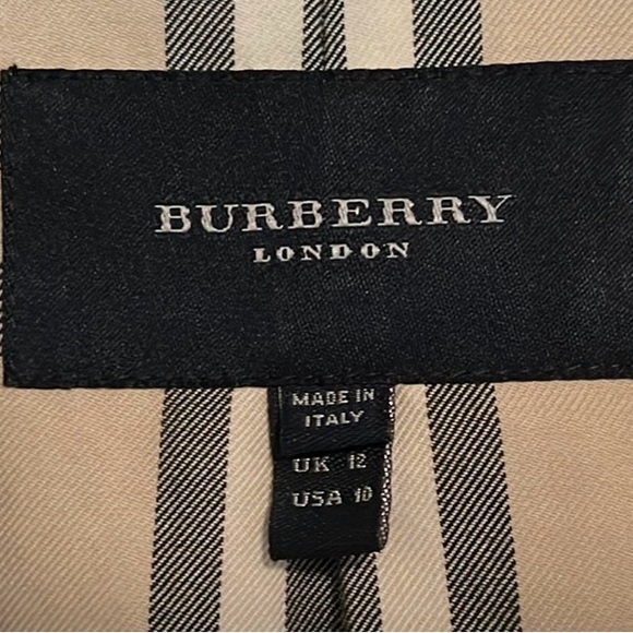 Ladies Burberry black blazer - Picture 3 of 3